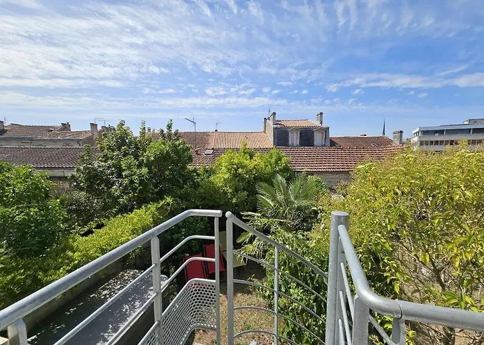 Le Bienheureux, Le Calme En Et Jardin