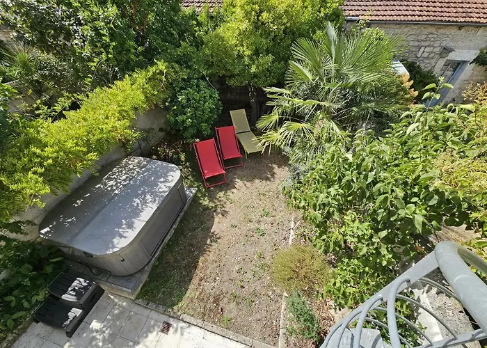 Le Bienheureux, Le Calme En Et Jardin Apartment