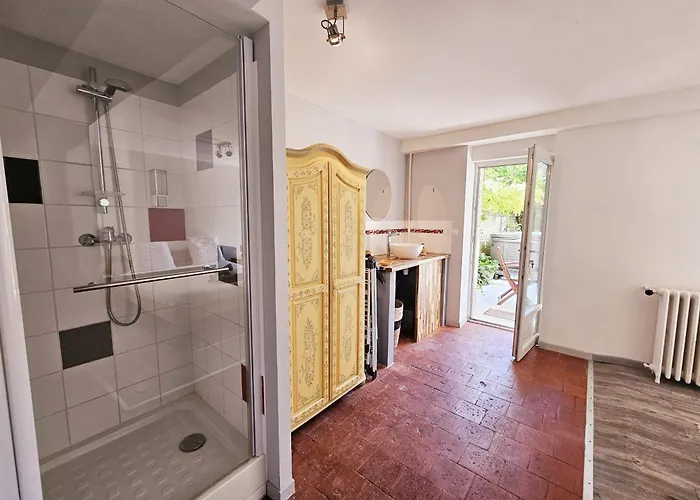 Le Bienheureux, Le Calme En Et Jardin Apartment