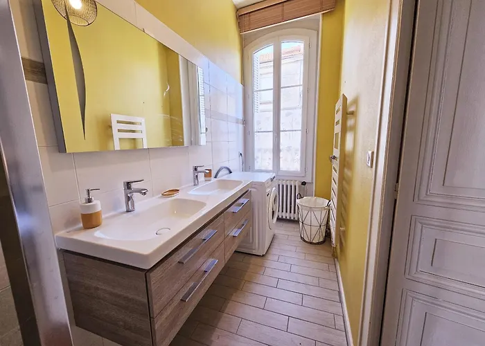 Le Bienheureux, Le Calme En Et Jardin